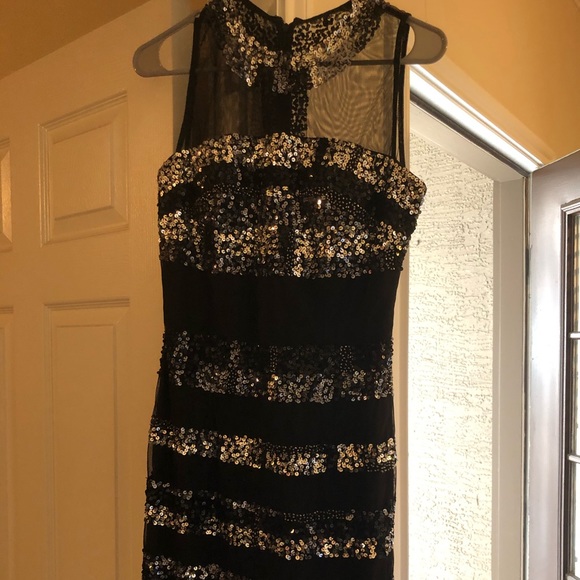 Elegant Formal Sequin Dress - Picture 2 of 3